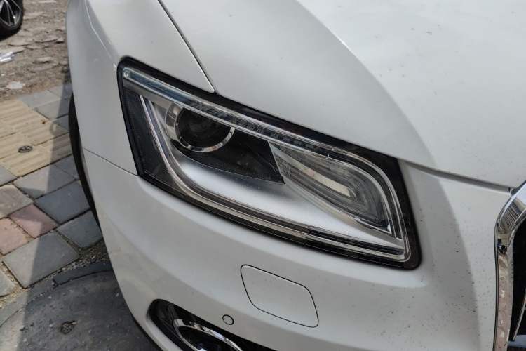 Used Audi Q5 2015 40 TFSI Comfort Model Right Front Headlight