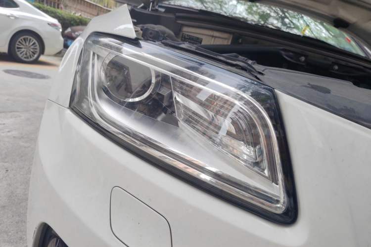 Used Audi Q5 2015 40 TFSI Trendy Edition Right Front Headlight