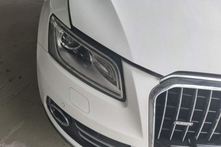 Used Audi Q5 2015 40 TFSI Comfort Model Right Front Headlight