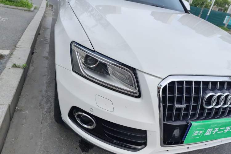 Used Audi Q5 2015 40 TFSI Comfort Model Right Front Headlight