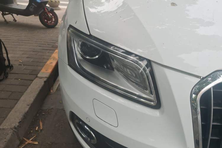 Used Audi Q5 2015 40 TFSI Comfort Model Right Front Headlight