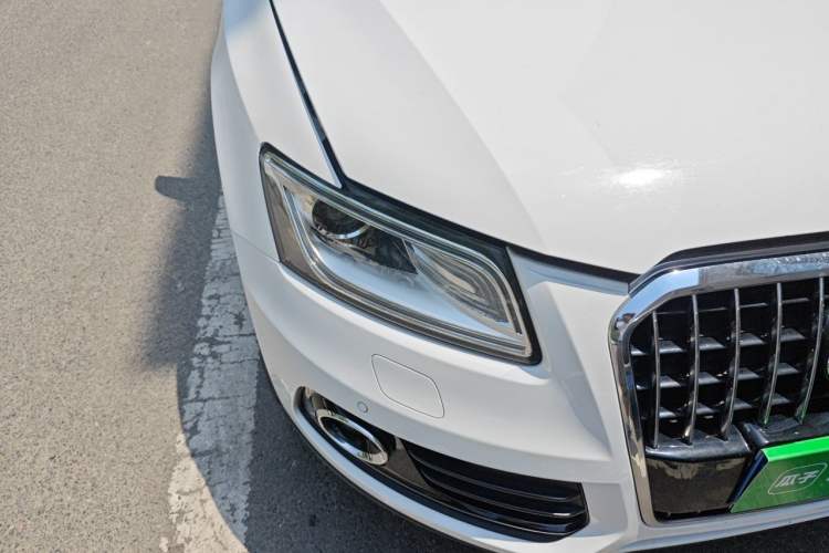 Used Audi Q5 2015 40 TFSI Comfort Model Right Front Headlight