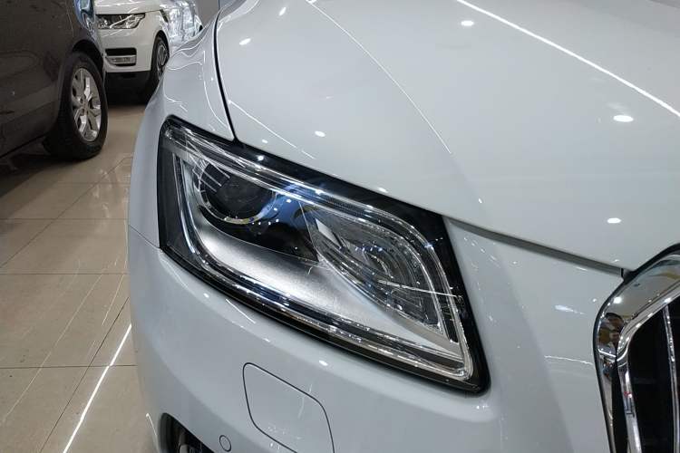Used Audi Q5 2015 40 TFSI Comfort Model Right Front Headlight