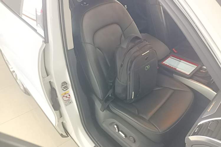 Used Audi Q5 2015 40 TFSI Technology Edition Right Front Seat