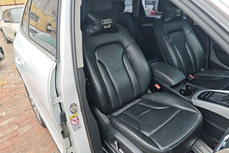 Used Audi Q5 2015 40 TFSI Technology Edition Right Front Seat