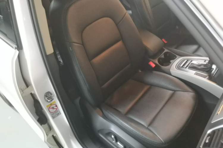 Used Audi Q5 2015 40 TFSI Trendy Edition Right Front Seat