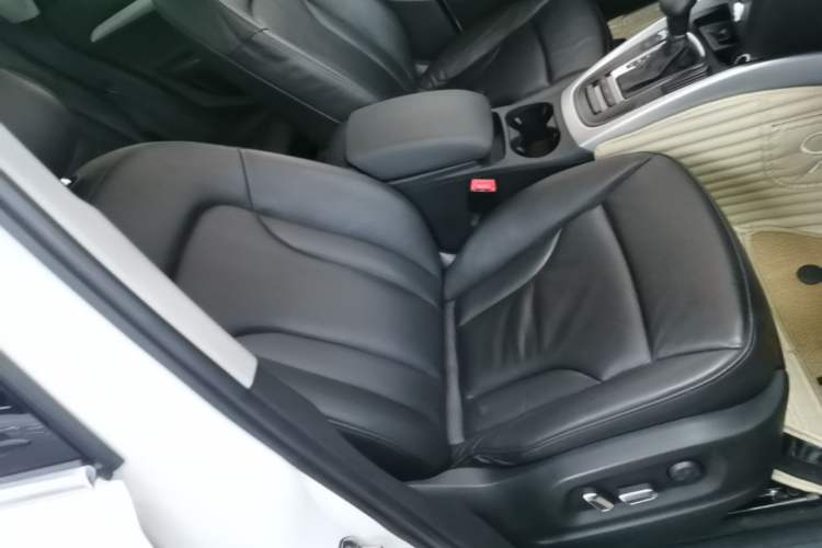 Used Audi Q5 2015 40 TFSI Technology Edition Right Front Seat