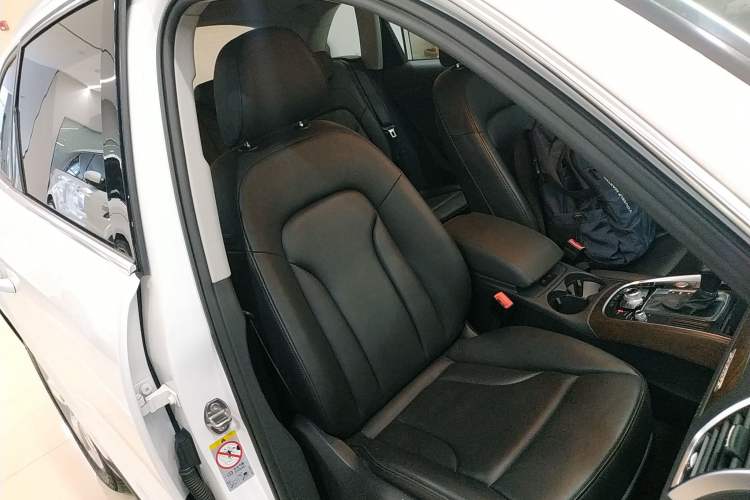 Used Audi Q5 2015 40 TFSI Comfort Model Right Front Seat