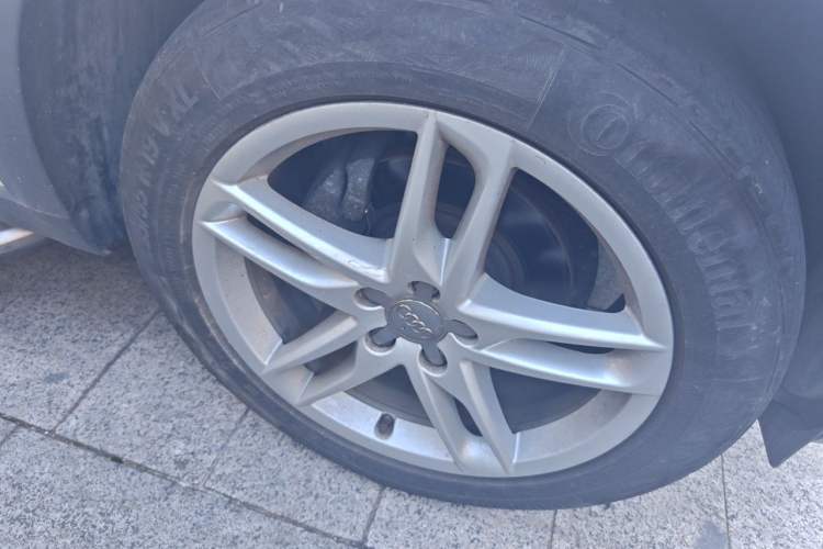 Used Audi Q5 2015 40 TFSI Luxury Model Right Front Wheel Hub