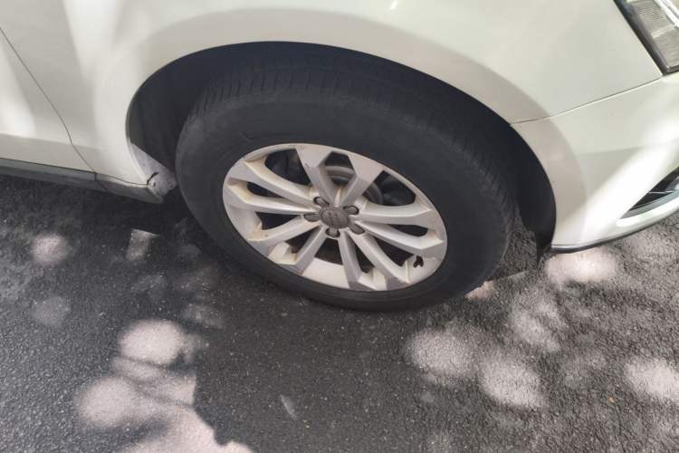 Used Audi Q5 2015 40 TFSI Technology Edition Right Front Wheel Hub