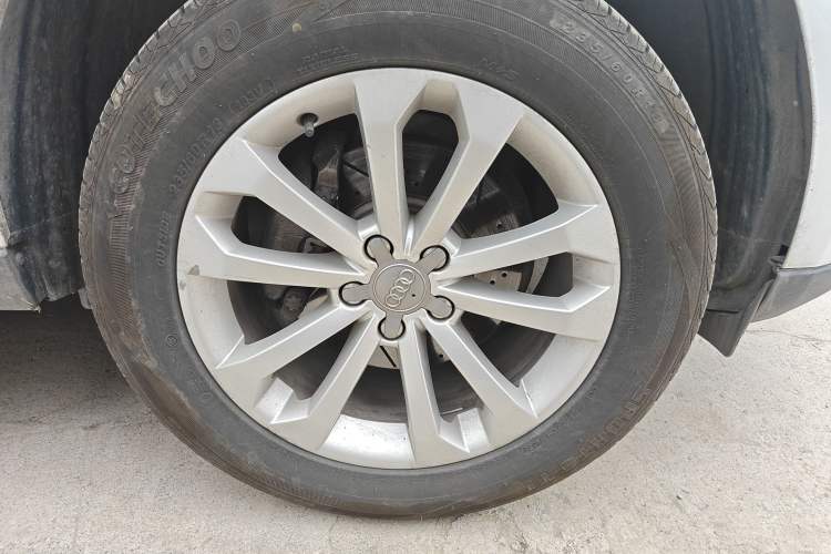 Used Audi Q5 2015 40 TFSI Technology Edition Right Front Wheel Hub