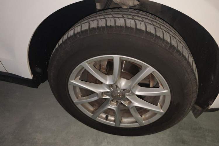 Used Audi Q5 2015 40 TFSI Technology Edition Right Front Wheel Hub