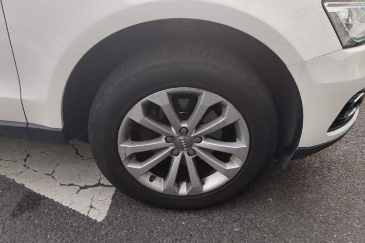 Used Audi Q5 2015 40 TFSI Technology Edition Right Front Wheel Hub