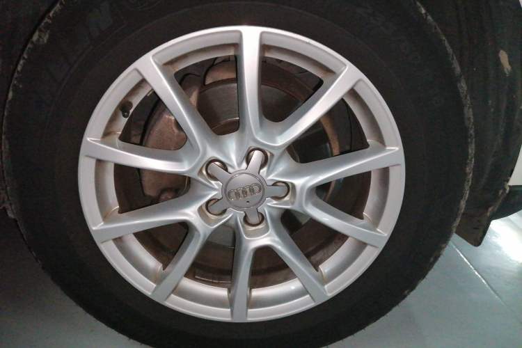 Used Audi Q5 2015 40 TFSI Trendy Edition Right Front Wheel Hub