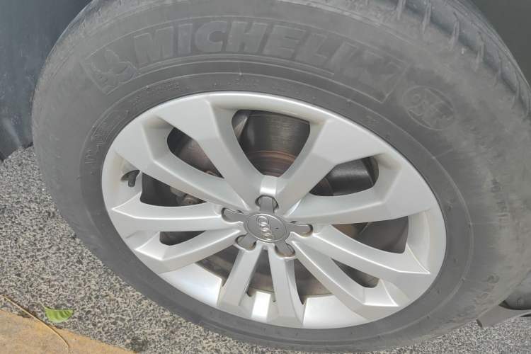 Used Audi Q5 2015 40 TFSI Technology Edition Right Front Wheel Hub