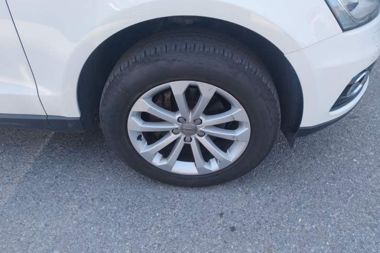 Used Audi Q5 2015 40 TFSI Technology Edition Right Front Wheel Hub