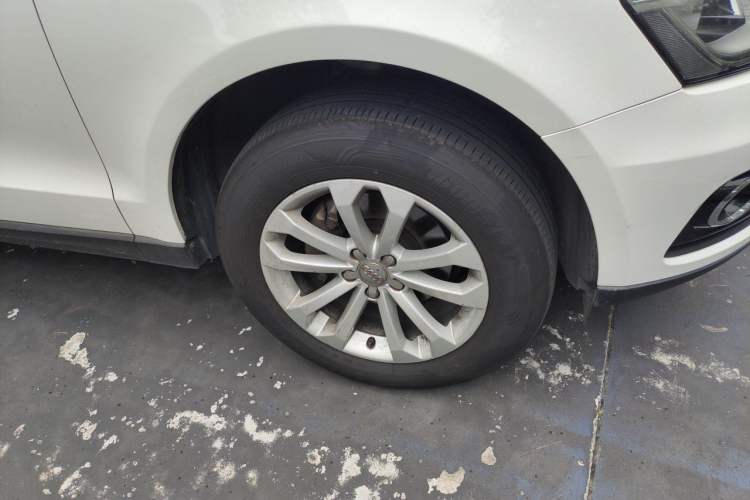 Used Audi Q5 2015 40 TFSI Technology Edition Right Front Wheel Hub