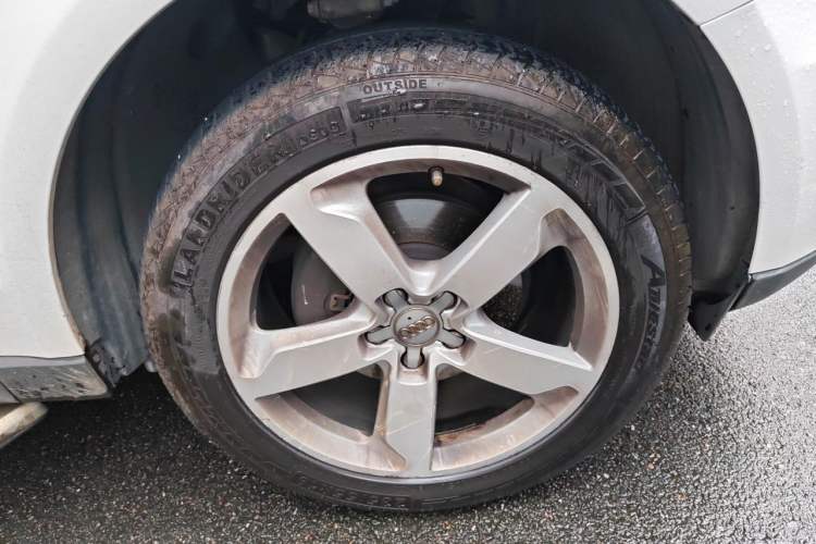Used Audi Q5 2015 40 TFSI Comfort Model Right Front Wheel Hub