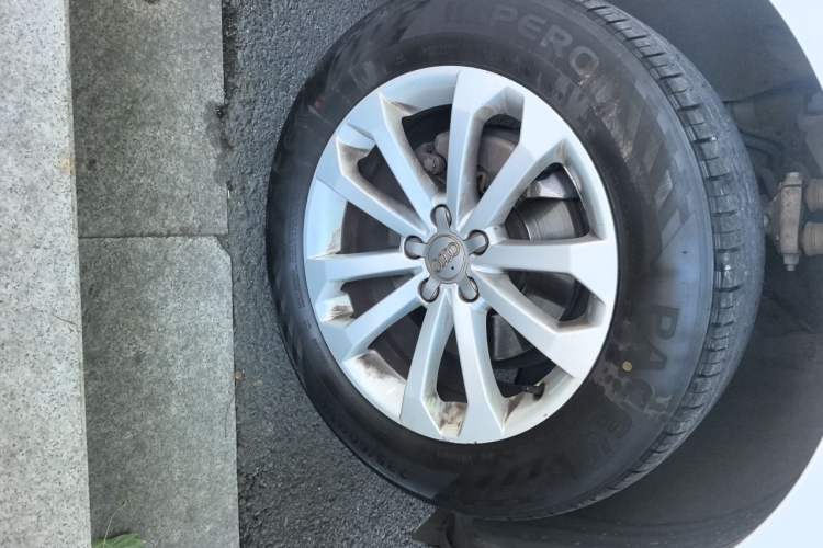 Used Audi Q5 2015 40 TFSI Technology Edition Right Front Wheel Hub
