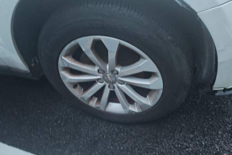 Used Audi Q5 2015 40 TFSI Trendy Edition Right Front Wheel Hub