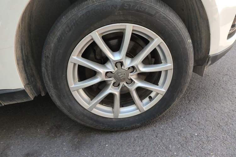 Used Audi Q5 2015 40 TFSI Trendy Edition Right Front Wheel Hub