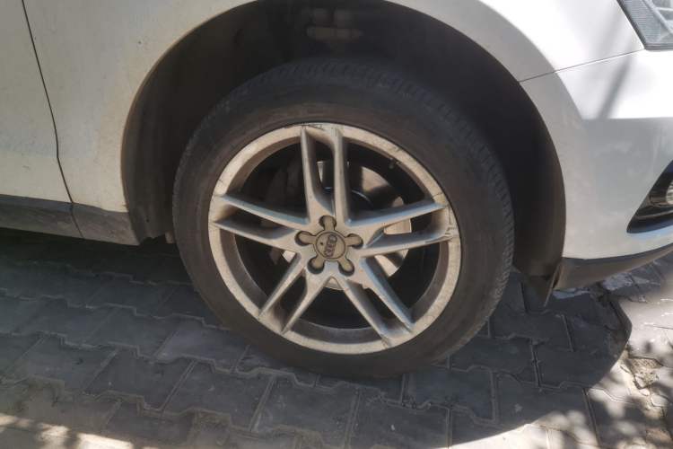 Used Audi Q5 2015 40 TFSI Comfort Model Right Front Wheel Hub