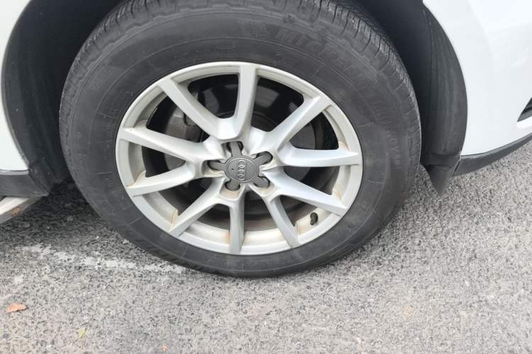 Used Audi Q5 2015 40 TFSI Trendy Edition Right Front Wheel Hub