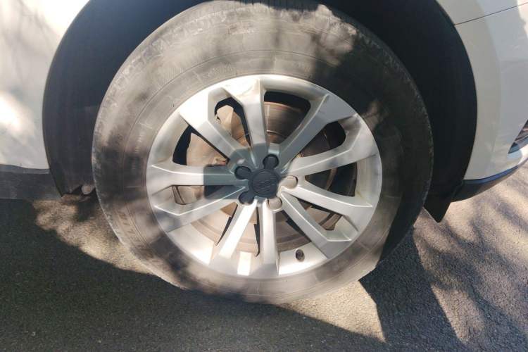 Used Audi Q5 2015 40 TFSI Technology Edition Right Front Wheel Hub