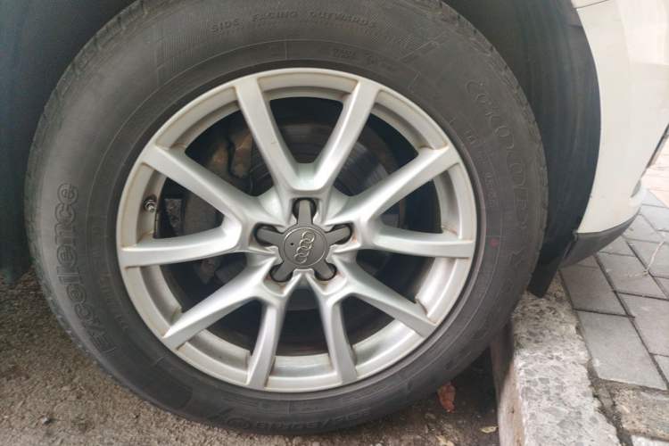 Used Audi Q5 2015 40 TFSI Trendy Edition Right Front Wheel Hub