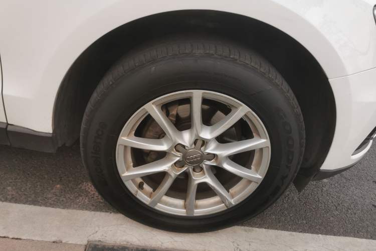 Used Audi Q5 2015 40 TFSI Trendy Edition Right Front Wheel Hub