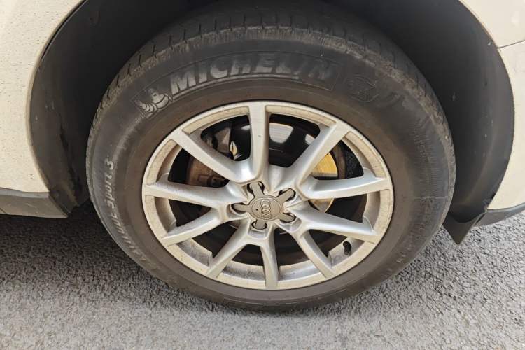 Used Audi Q5 2015 40 TFSI Trendy Edition Right Front Wheel Hub