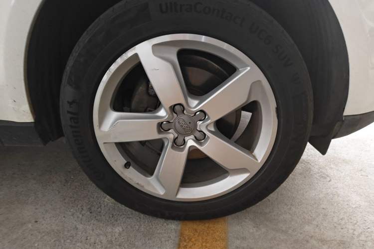 Used Audi Q5 2015 40 TFSI Comfort Model Right Front Wheel Hub