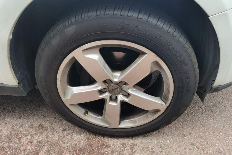 Used Audi Q5 2015 40 TFSI Technology Edition Right Front Wheel Hub