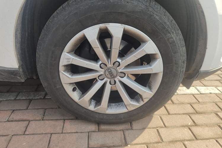 Used Audi Q5 2015 40 TFSI Technology Edition Right Front Wheel Hub