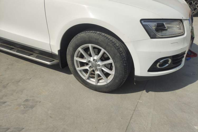 Used Audi Q5 2015 40 TFSI Technology Edition Right Front Wheel Hub