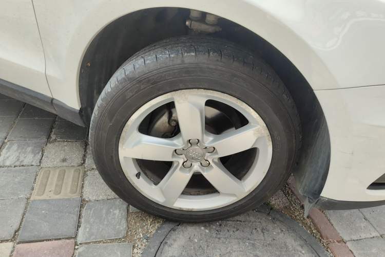 Used Audi Q5 2015 40 TFSI Comfort Model Right Front Wheel Hub
