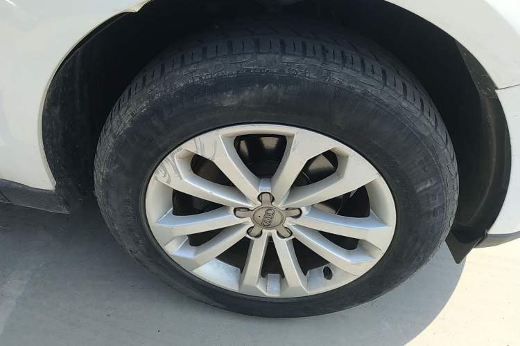 Used Audi Q5 2015 40 TFSI Technology Edition Right Front Wheel Hub