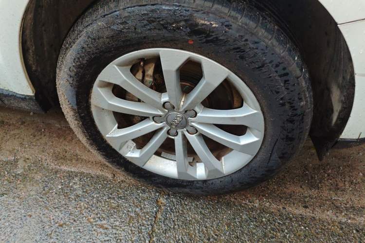 Used Audi Q5 2015 40 TFSI Technology Edition Right Front Wheel Hub