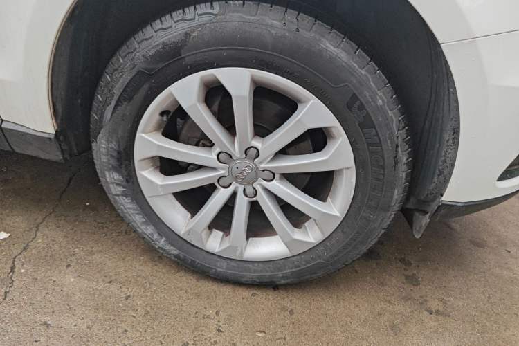 Used Audi Q5 2015 40 TFSI Technology Edition Right Front Wheel Hub