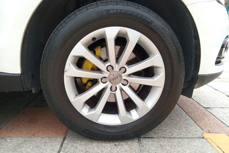 Used Audi Q5 2015 40 TFSI Technology Edition Right Front Wheel Hub