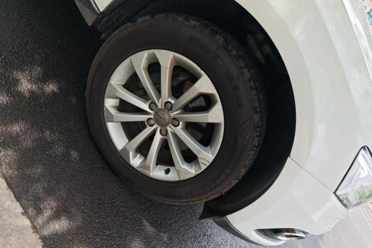 Used Audi Q5 2015 40 TFSI Technology Edition Right Front Wheel Hub