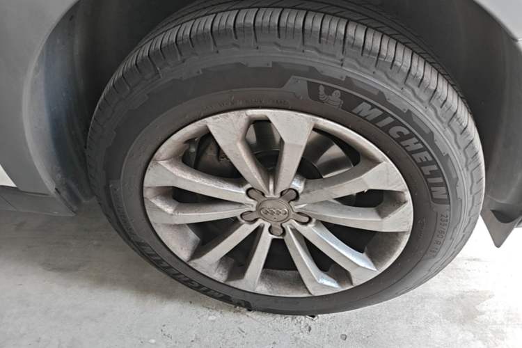 Used Audi Q5 2015 40 TFSI Technology Edition Right Front Wheel Hub