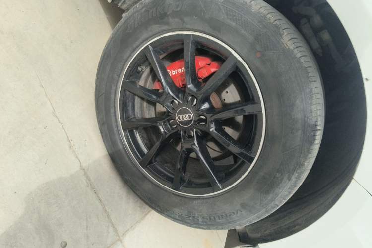 Used Audi Q5 2015 40 TFSI Trendy Edition Right Front Wheel Hub