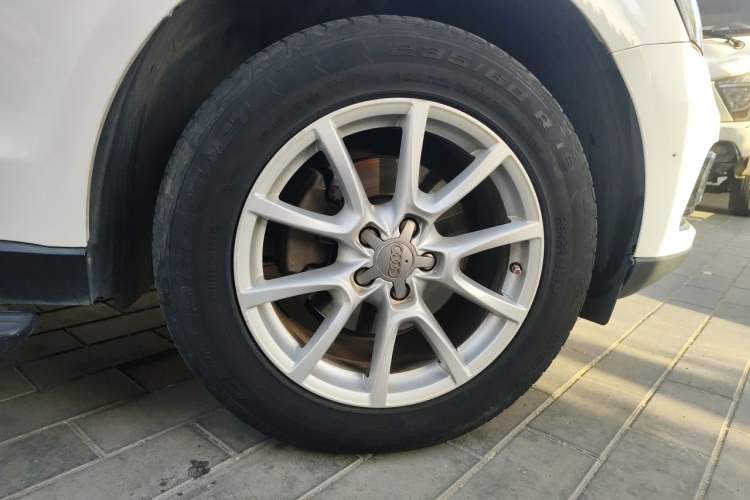 Used Audi Q5 2015 40 TFSI Trendy Edition Right Front Wheel Hub