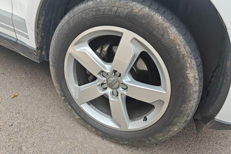 Used Audi Q5 2015 40 TFSI Comfort Model Right Front Wheel Hub