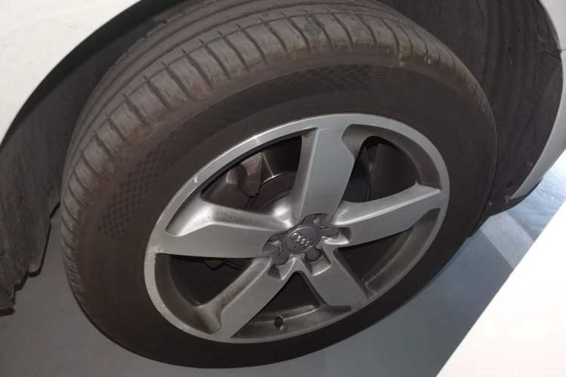 Used Audi Q5 2015 40 TFSI Comfort Model Right Front Wheel Hub