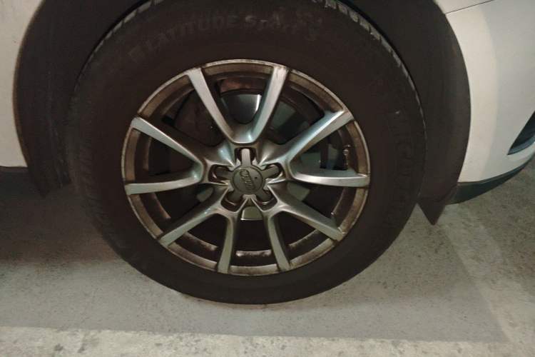 Used Audi Q5 2015 40 TFSI Trendy Edition Right Front Wheel Hub