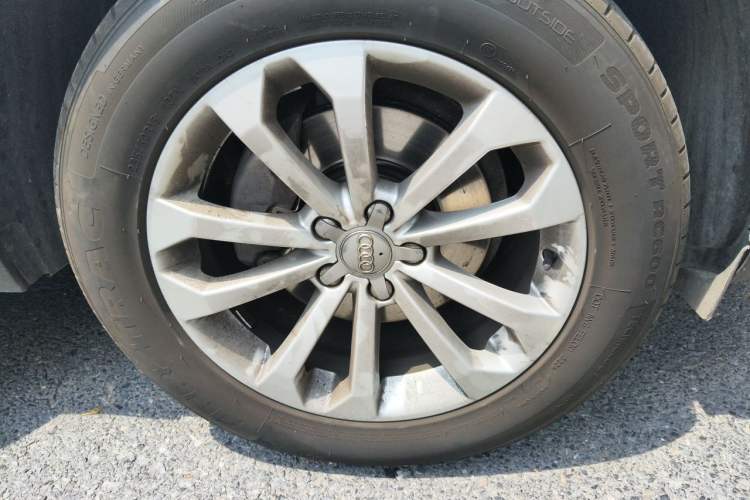 Used Audi Q5 2015 40 TFSI Technology Edition Right Front Wheel Hub