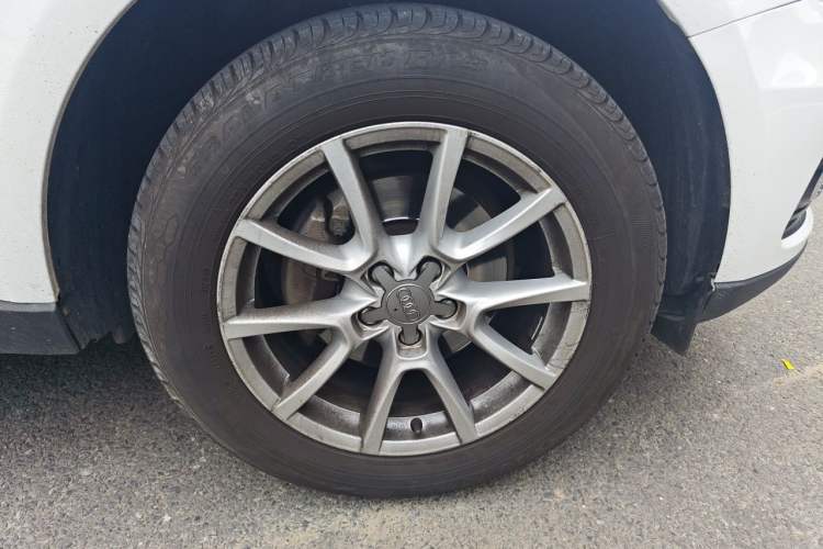 Used Audi Q5 2015 40 TFSI Trendy Edition Right Front Wheel Hub