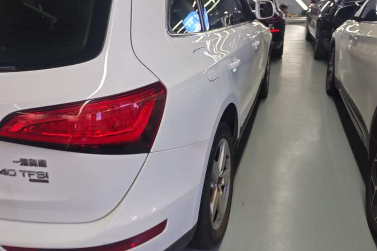 Used Audi Q5 2015 40 TFSI Technology Edition Right Rear Taillight